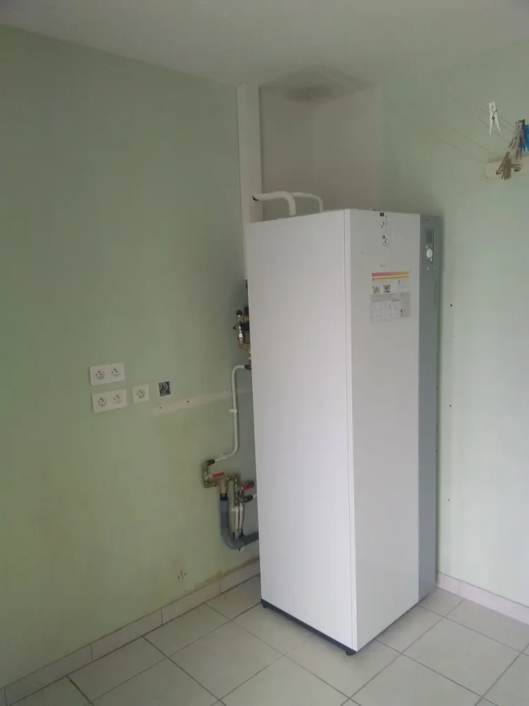 Réalisation de pompe à chaleur par AM SAS, électricien, plombier, chauffagiste à Courlay